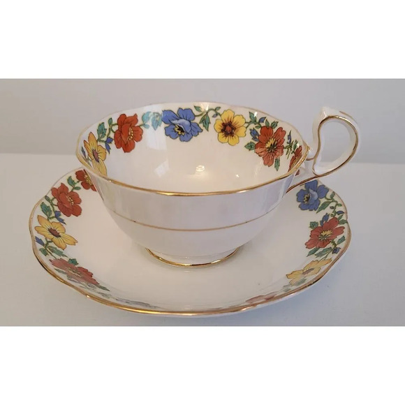 Vintage Rare Royal Albert teacup and saucer, crown china, made in England, 1927 - Picture 2 of 6